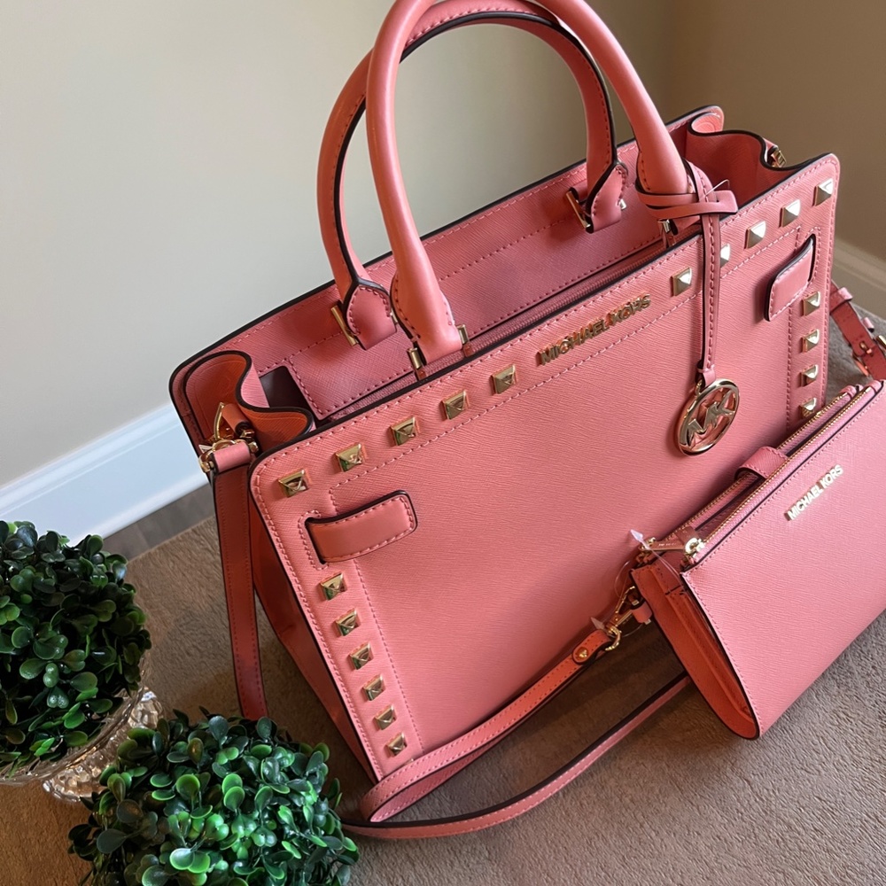 NWT Michael Kors studded rayne leather satchel PINK with matching Wallet - Picture 2 of 16